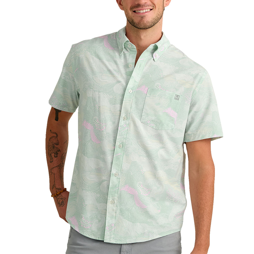 Huk Apparel Huk Men's Kona Printed Short Sleeve Shirt in Heron Blue