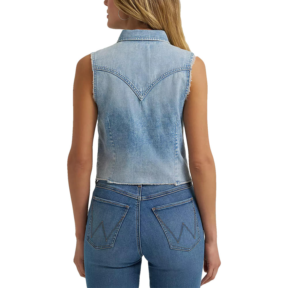 Wrangler Apaprel WOMENS RETRO PUNCHY SLEEVELESS DENIM SNAP SHIRT IN LIGHT DENIM