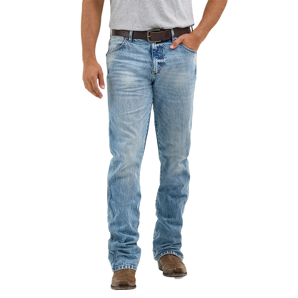 Wrangler Apparel Wrangler Men's Retro Slim Light Wash Bootcut Jeans