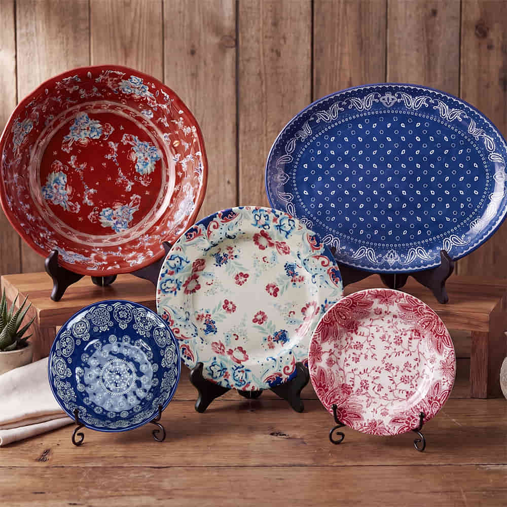 HiEnd Accents Home Decor Patchwork Bandana Melamine Dinnerware Set, Paisley Bandana,