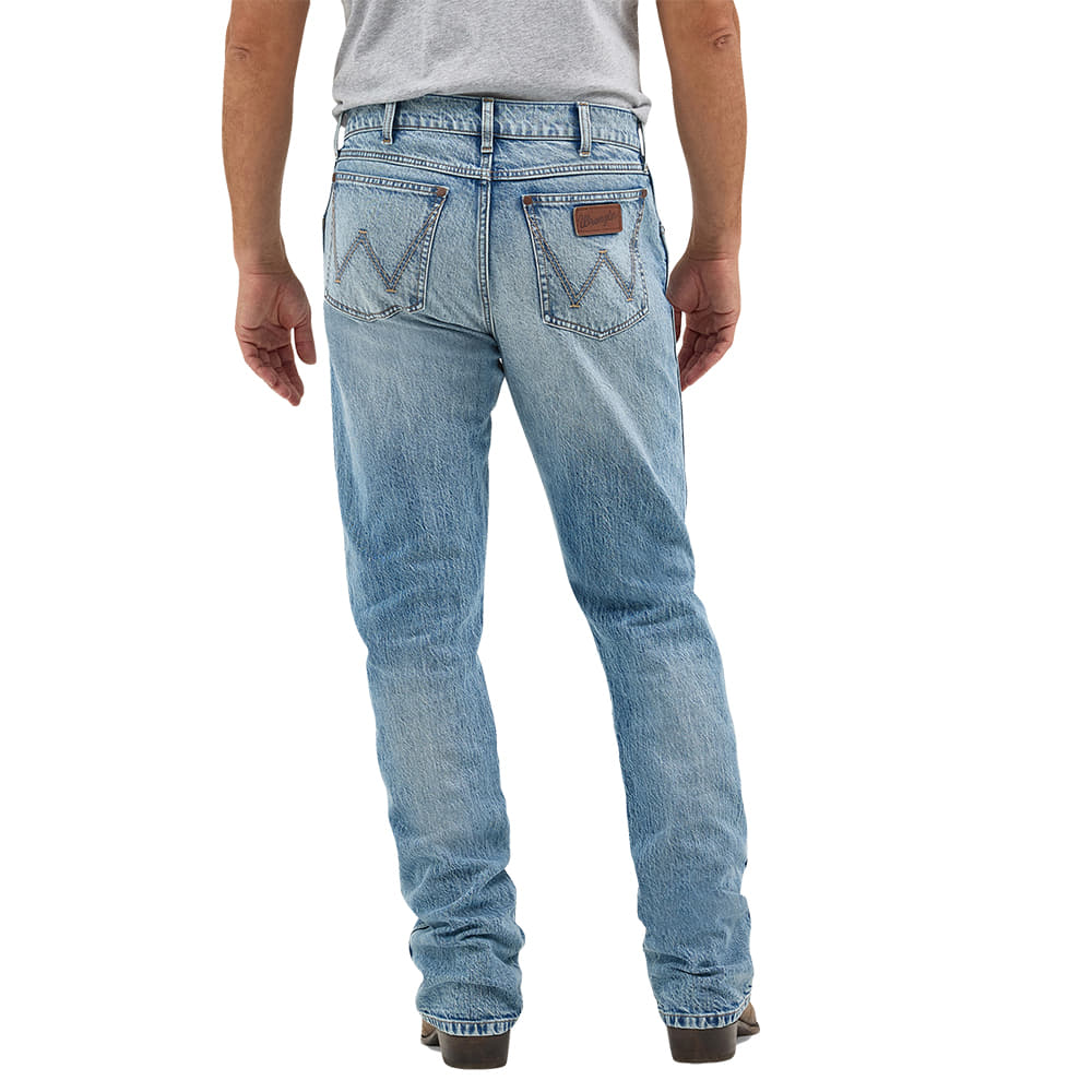 Wrangler Apparel Wrangler Men's Retro Slim Light Wash Bootcut Jeans