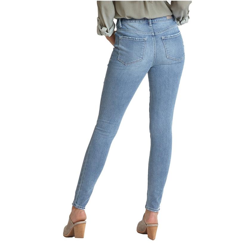 women in skinny jeans